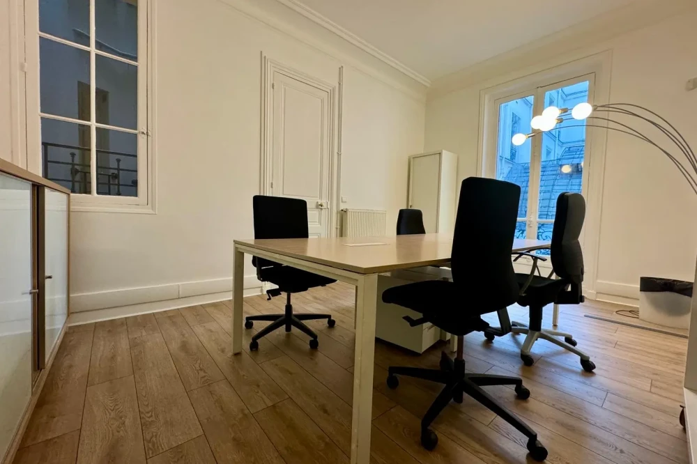 Bureau privé - 75003 - 5 postes - 2500€