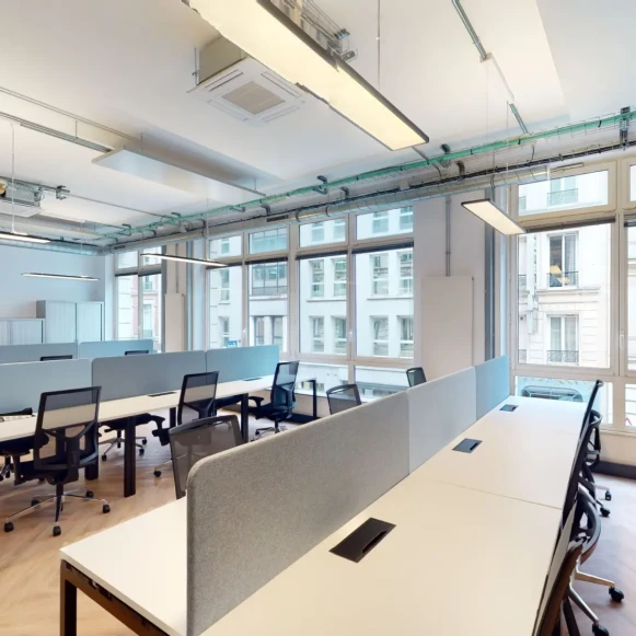 Espace indépendant 133 m² 28 postes Location bureau Rue des Petits Hôtels Paris 75010 - photo 4