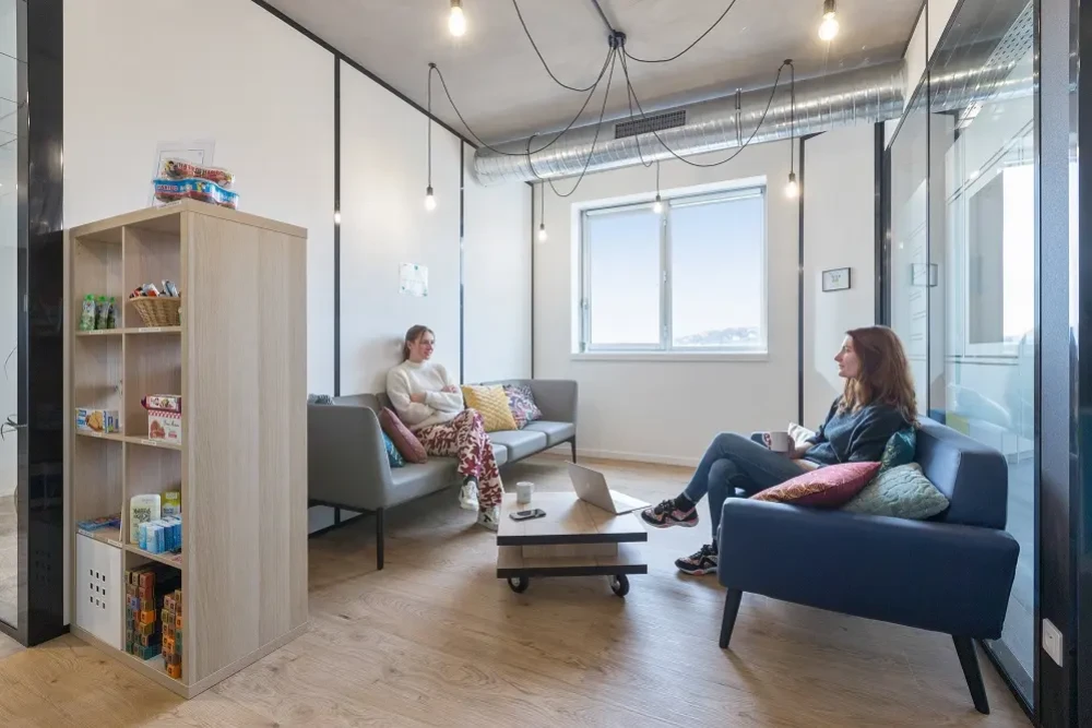Open Space - 69005 - 4 postes - 390€