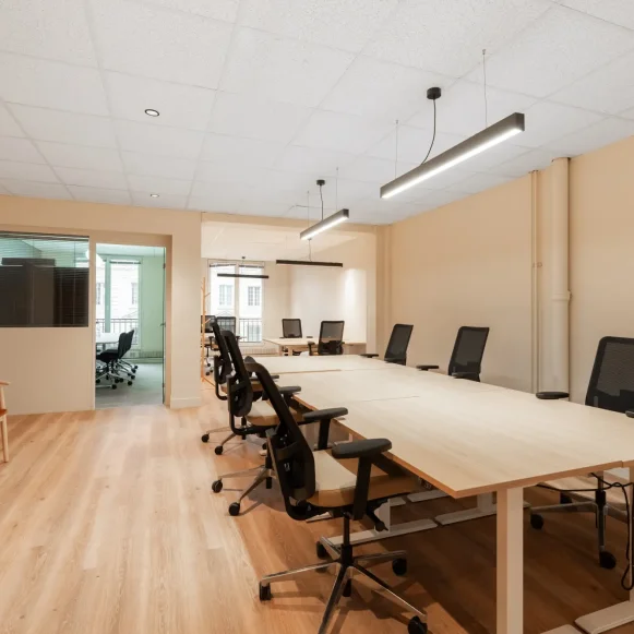 Espace indépendant 200 m² 31 postes Location bureau Rue de Montmorency Paris 75003 - photo 4