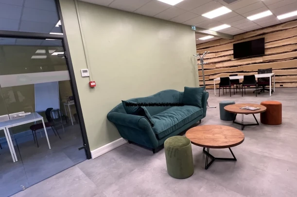 Bureau privé - 75011 - 4 postes - 1900€
