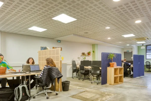 Open Space - 75020 - 10 postes - 150€