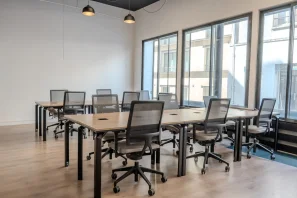 Espace indépendant - 75009 - 22 postes - 9900€