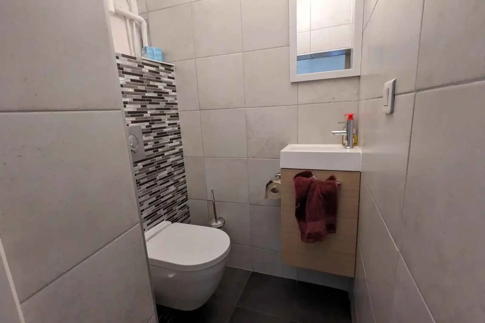 Open Space - 69001 - 5 postes - 385€