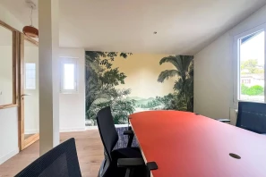 Open Space - 64600 - 44 postes - 300€