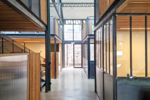 Bureau privé - 69007 - 6 postes - 1950€