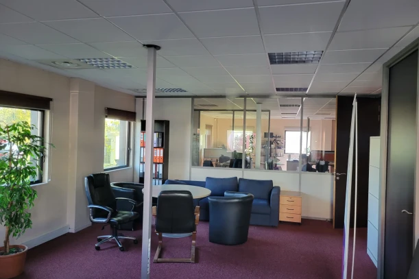 Espace indépendant - 69140 - 15 postes - 2490€