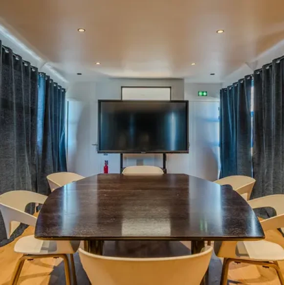 Bureau privé 24 m² 5 postes Location bureau Quai Aulagnier Asnières-sur-Seine 92600 - photo 5