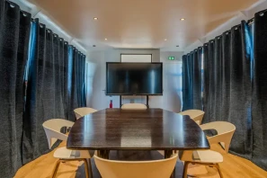 Bureau privé - 92600 - 5 postes - 1550€