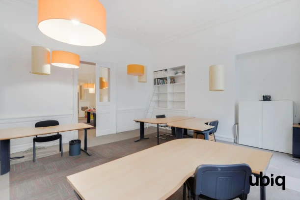 Bureau privé - 75002 - 4 postes - 1800€