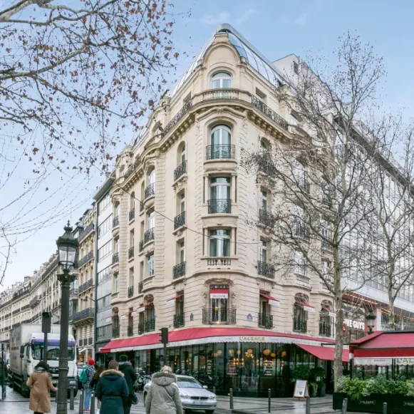 Bureau privé 14 m² 3 postes Coworking Avenue des Champs-Élysées Paris 75008 - photo 5