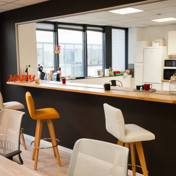 Bureau privé 12 m² 4 postes Coworking Rue Aristide Briand Vanves 92170 - photo 9