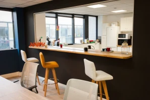 Open Space - 92170 - 1 poste - 298€