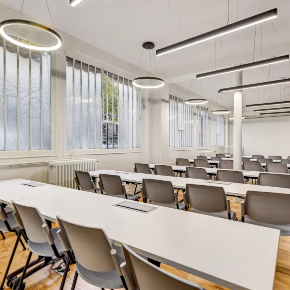 Espace indépendant 450 m² 70 postes Location bureau Rue de Meaux Paris 75019 - photo 4