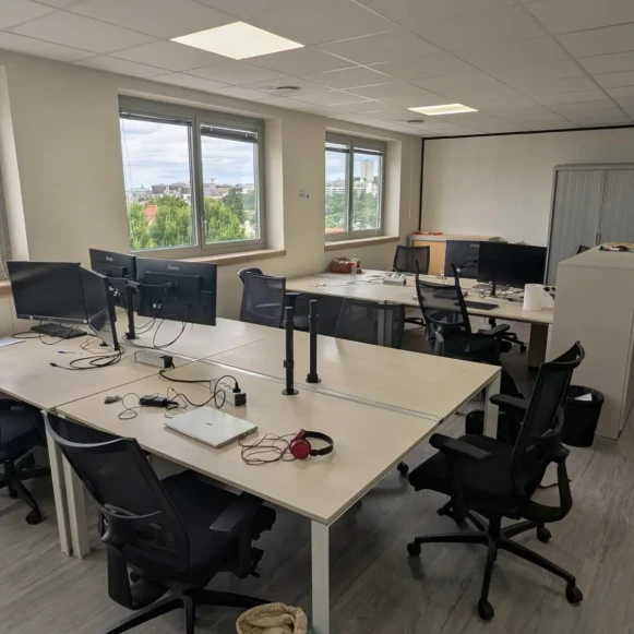Bureau privé 50 m² 10 postes Location bureau Rue de Stalingrad Arcueil 94110 - photo 4