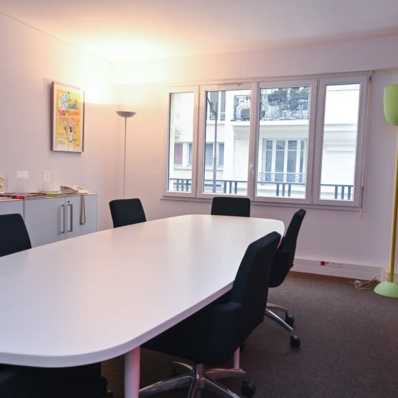 Bureau privé 85 m² 10 postes Location bureau Rue d'Armenonville Neuilly-sur-Seine 92200 - photo 6