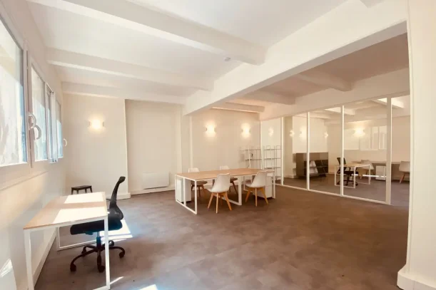 Espace indépendant - 75018 - 12 postes - 2990€
