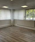 Bureau privé - 93330 - 4 postes - 690€