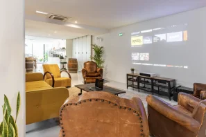 Open Space - 33000 - 16 postes - 250€
