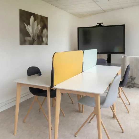 Espace indépendant 28 m² 14 postes Location bureau Place des Hameaux Ris-Orangis 91130 - photo 6