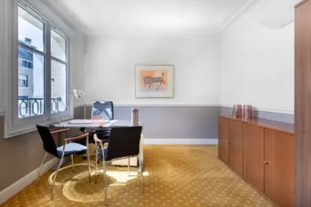 Signature - Paris, Georges V Bassano