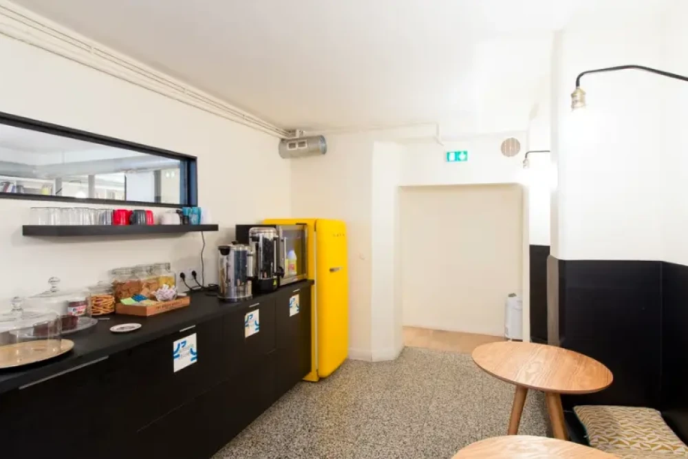 Bureau privé - 75004 - 20 postes - 7500€