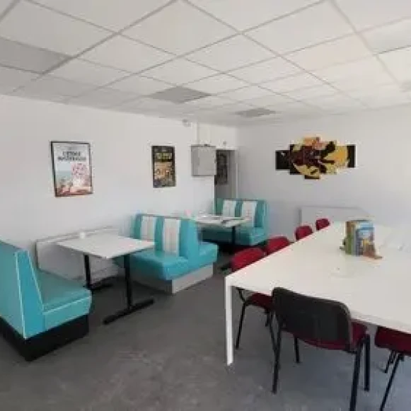 Bureau privé 24 m² 2 postes Coworking Avenue de la Mer Barneville-Carteret 50270 - photo 1