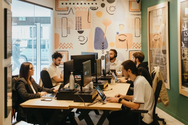 Espace indépendant - 33000 - 6 postes - 250€