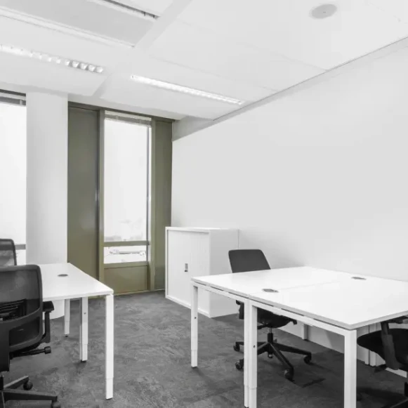 Bureau privé 12 m² 3 postes Location bureau Allée Rose Dieng-Kuntz Paris 75019 - photo 7