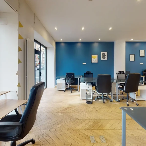 Espace indépendant 103 m² 16 postes Location bureau Rue Auguste Laurent Paris 75011 - photo 2