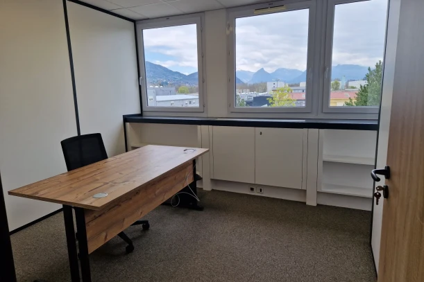 Bureau privé - 38760 - 1 poste - 390€