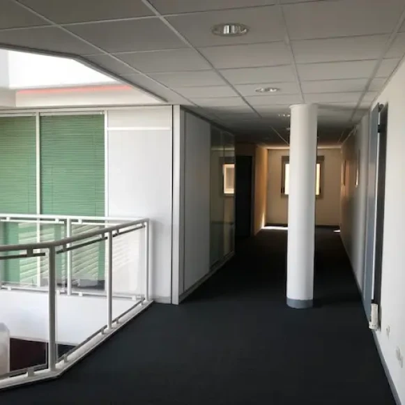 Espace indépendant 22 m² 3 postes Coworking Route de Millery Montagny 69700 - photo 3