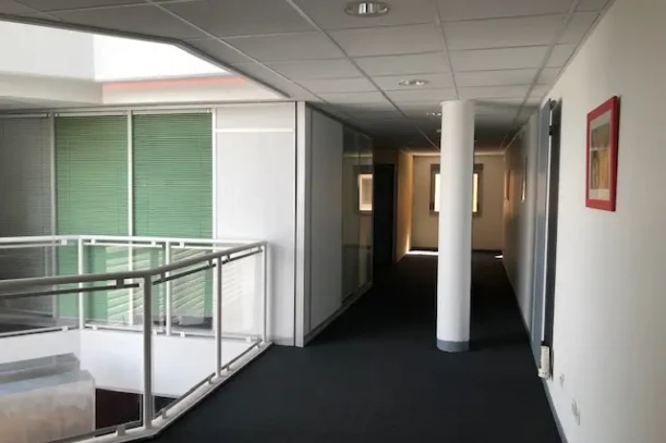 Espace indépendant - 69700 - 3 postes - 240€