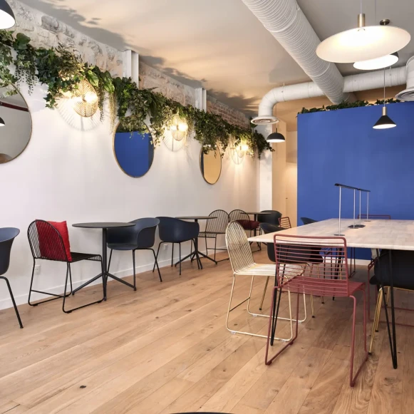 Bureau privé 50 m² 12 postes Coworking Rue du Faubourg Saint-Antoine Paris 75012 - photo 3