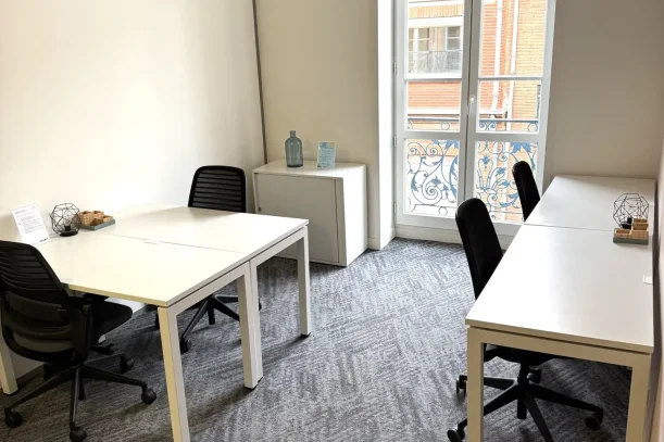 Bureau privé - 31000 - 4 postes - 2049€