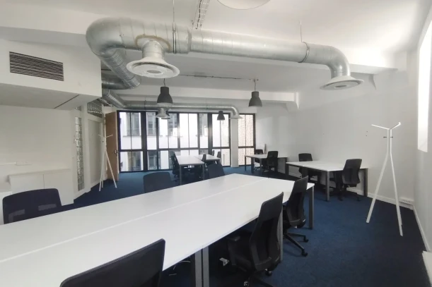 Bureau privé - 75017 - 16 postes - 9920€