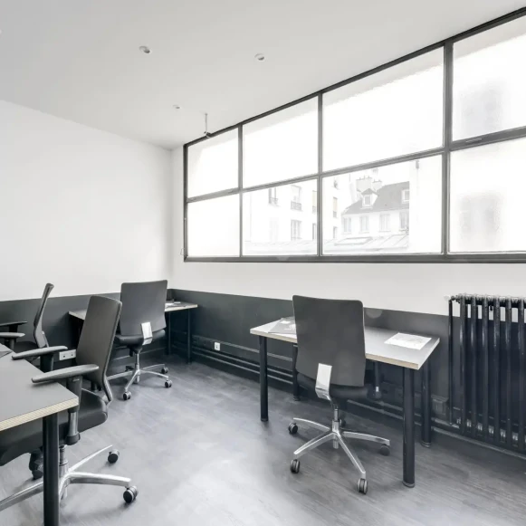 Bureau privé 13 m² 4 postes Coworking Rue du Dahomey Paris 75011 - photo 1