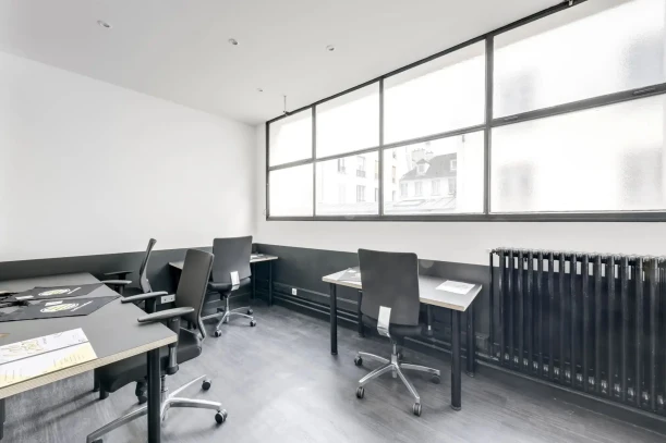 Bureau privé - 75011 - 4 postes - 1250€