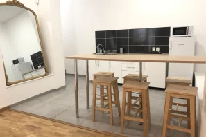 Espace indépendant - 69007 - 15 postes - 2400€