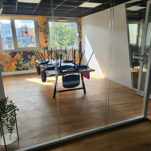 Bureau privé 22 m² 6 postes Location bureau Place Pierre Mendès France Lille 59800 - photo 2
