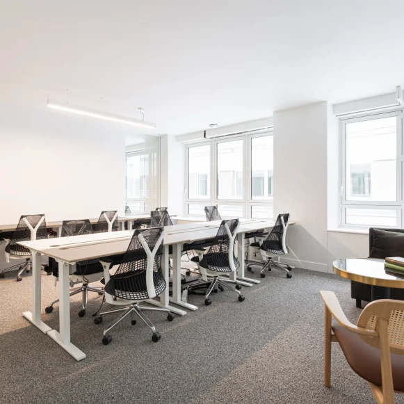 Bureau privé 15 m² 5 postes Coworking Rue de Montholon Paris 75009 - photo 7