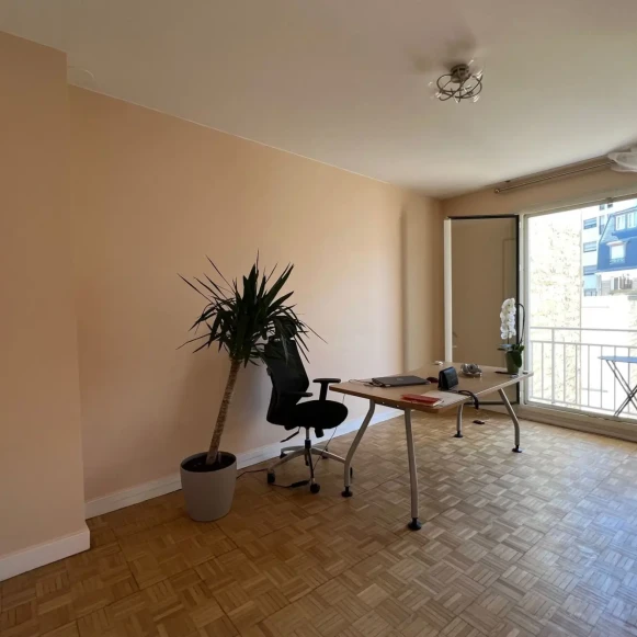 Bureau privé 15 m² 2 postes Location bureau Boulevard Exelmans Paris 75016 - photo 1