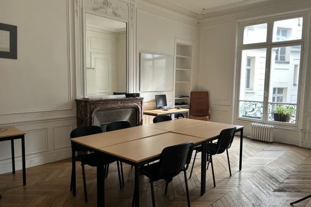 Bureau privé - 75008 - 9 postes - 4000€