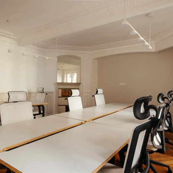 Espace indépendant 95 m² 12 postes Location bureau Rue de la Bienfaisance Paris 75008 - photo 6