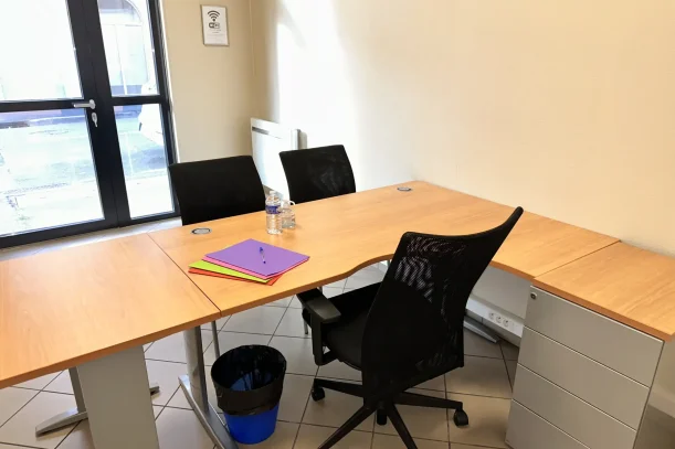 Bureau privé - 93000 - 1 poste - 600€