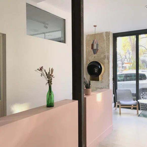 Bureau privé 15 m² 4 postes Location bureau Rue Pierre Semard Paris 75009 - photo 2