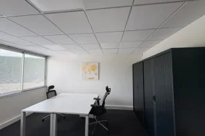 Bureau privé - 33700 - 2 postes - 800€