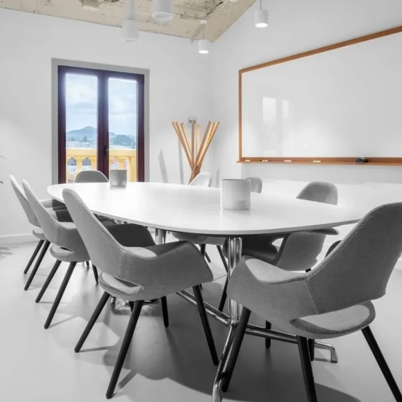 Bureau privé 4 m² 1 poste Location bureau Rue James Joule Rezé 44400 - photo 10