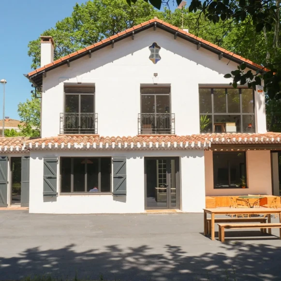 Espace indépendant 185 m² 22 postes Coworking Avenue de Bredasque Aix-en-Provence 13090 - photo 1