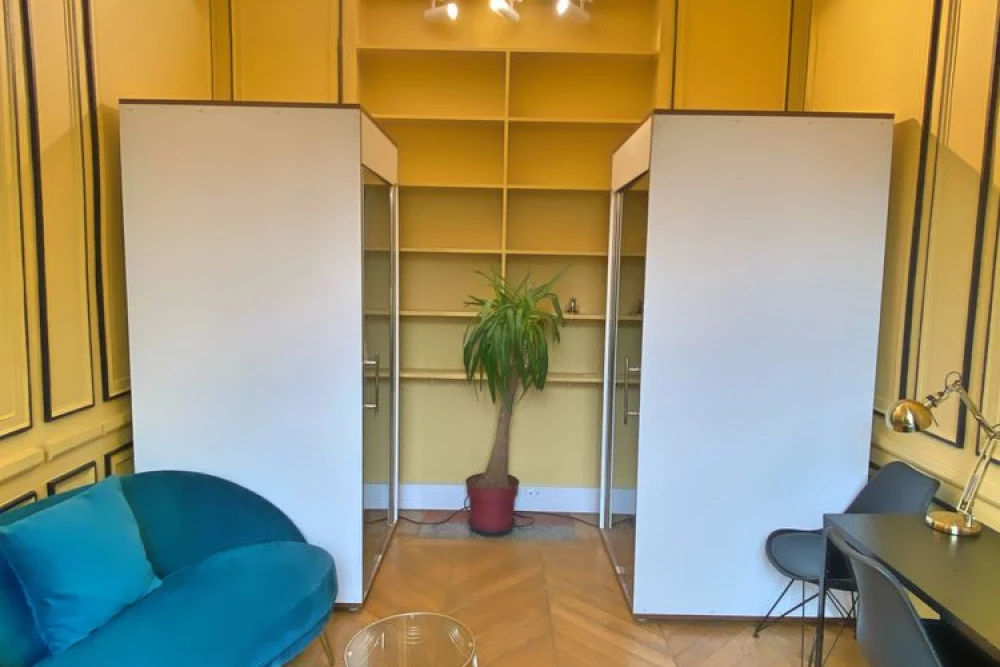 Espace indépendant - 75010 - 18 postes - 7900€